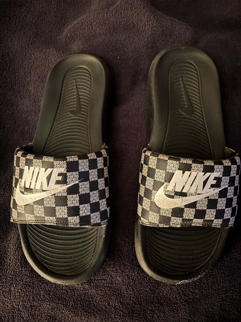 Men’s Size 10 Nike Slides